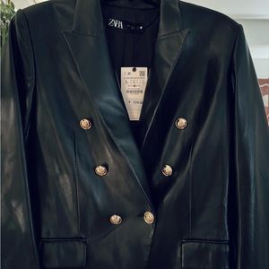 💫BRAND NEW, NEVER WORN💫 Zara Double Breasted Faux Leather Blazer
